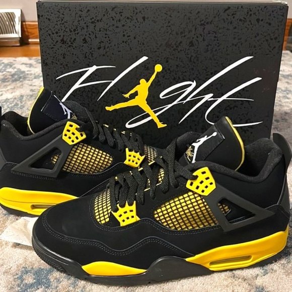 New 2023 Air Jordan 4 Thunder size 11